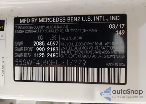 2017 Mercedes-Benz C 300 z USA, uszkodzony, nr VIN 55SWF4JB0HU217379